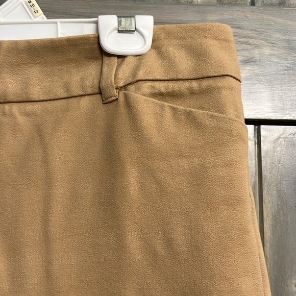 New York and Company size 4 Skinny leg Dress Pants in a tan color - Picture 5 of 13